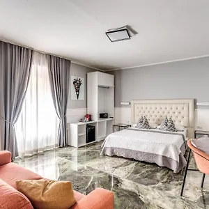 Spanish Step Dream & Cozy Casa Roma